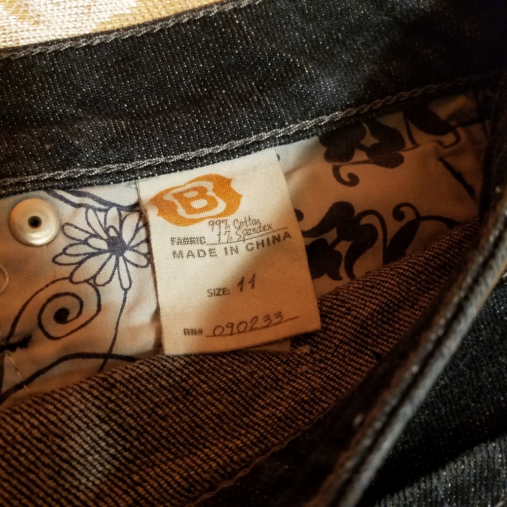 Short - Picture 2 of 3